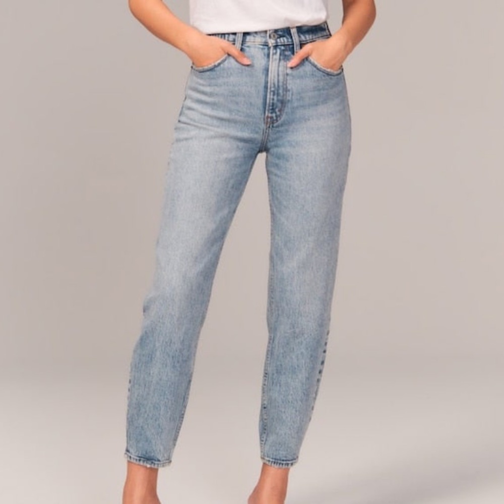 Abercrombie 80s Mom High Rise Jeans